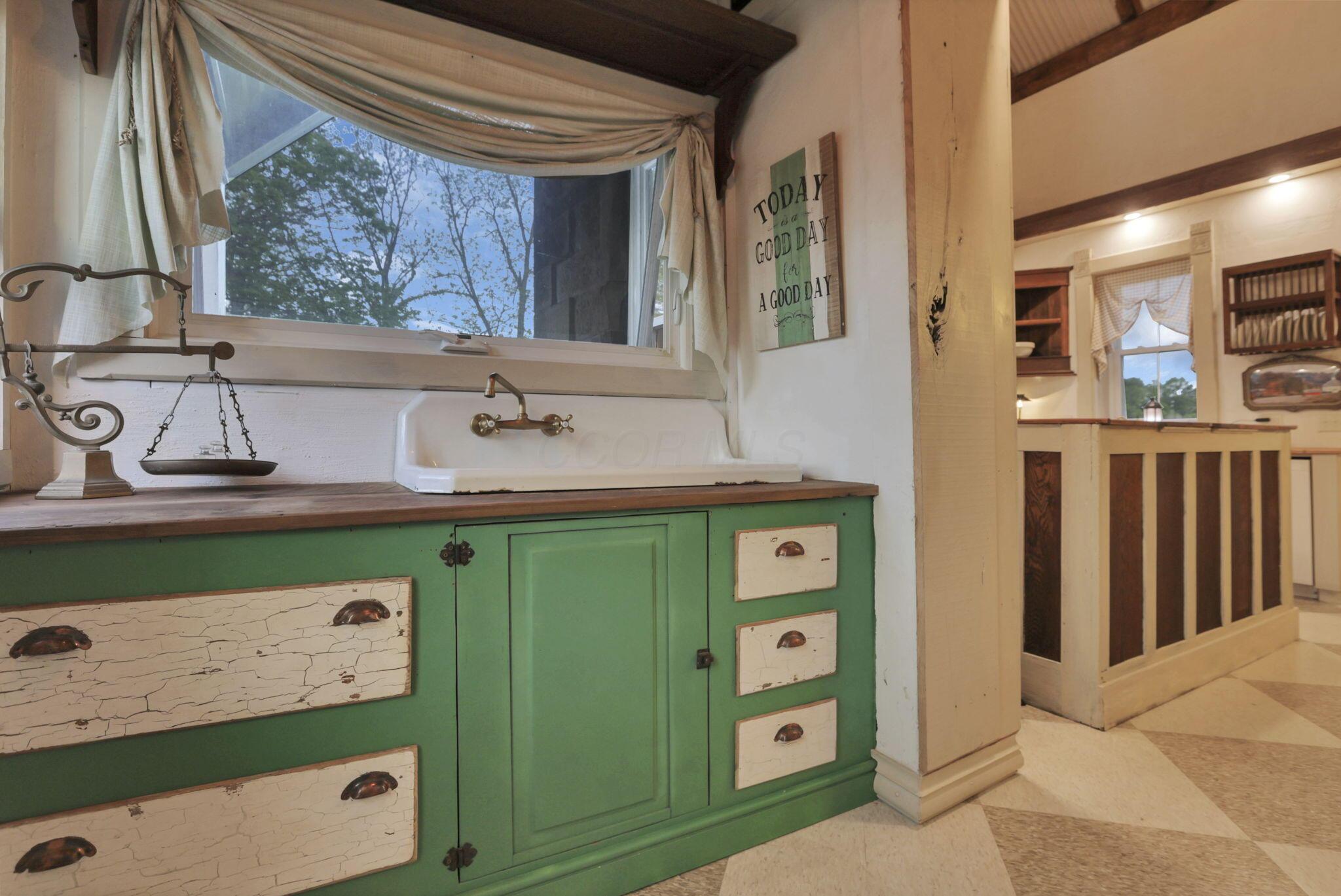 24754 Shurtz Road, New Plymouth, Ohio image 31