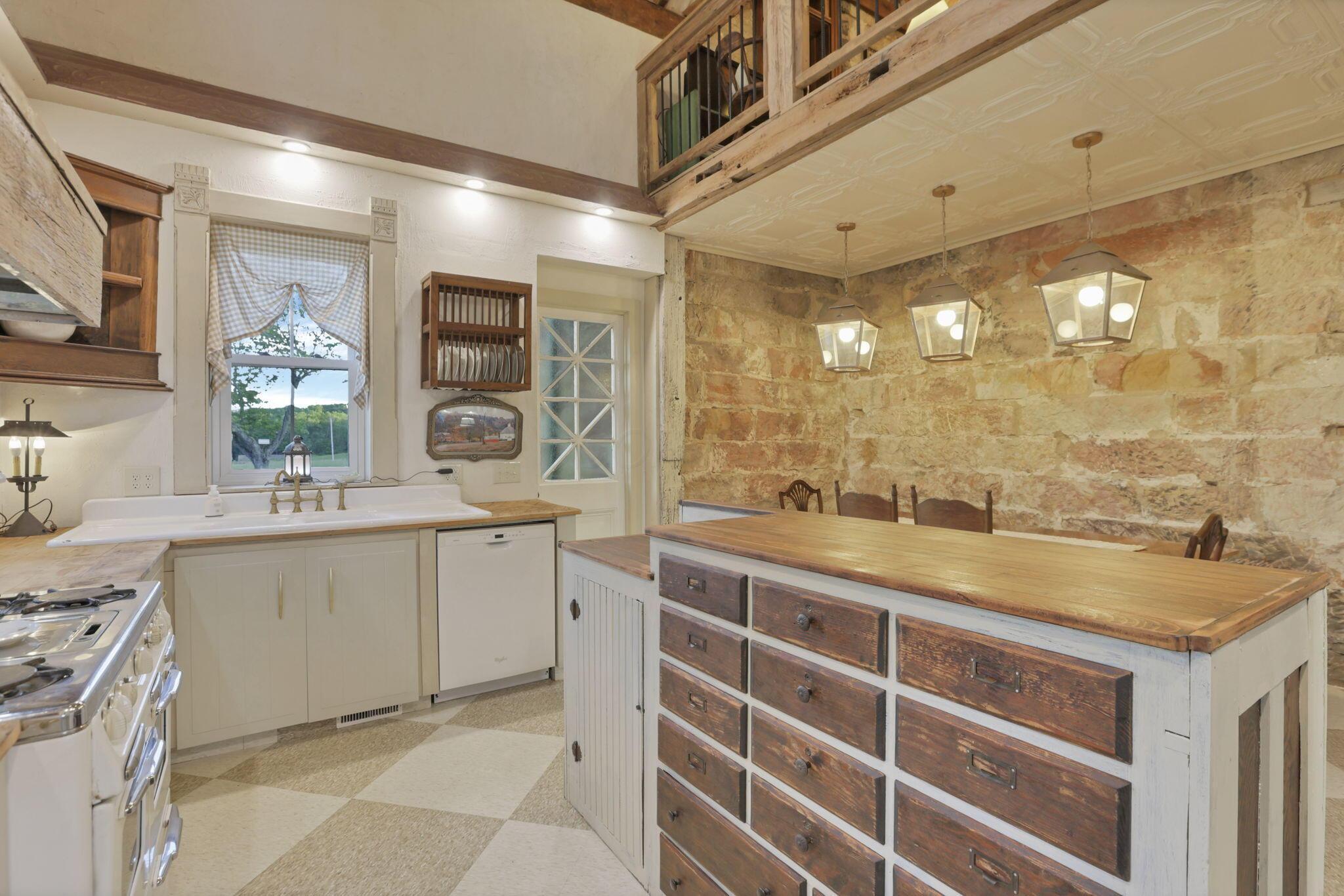 24754 Shurtz Road, New Plymouth, Ohio image 23
