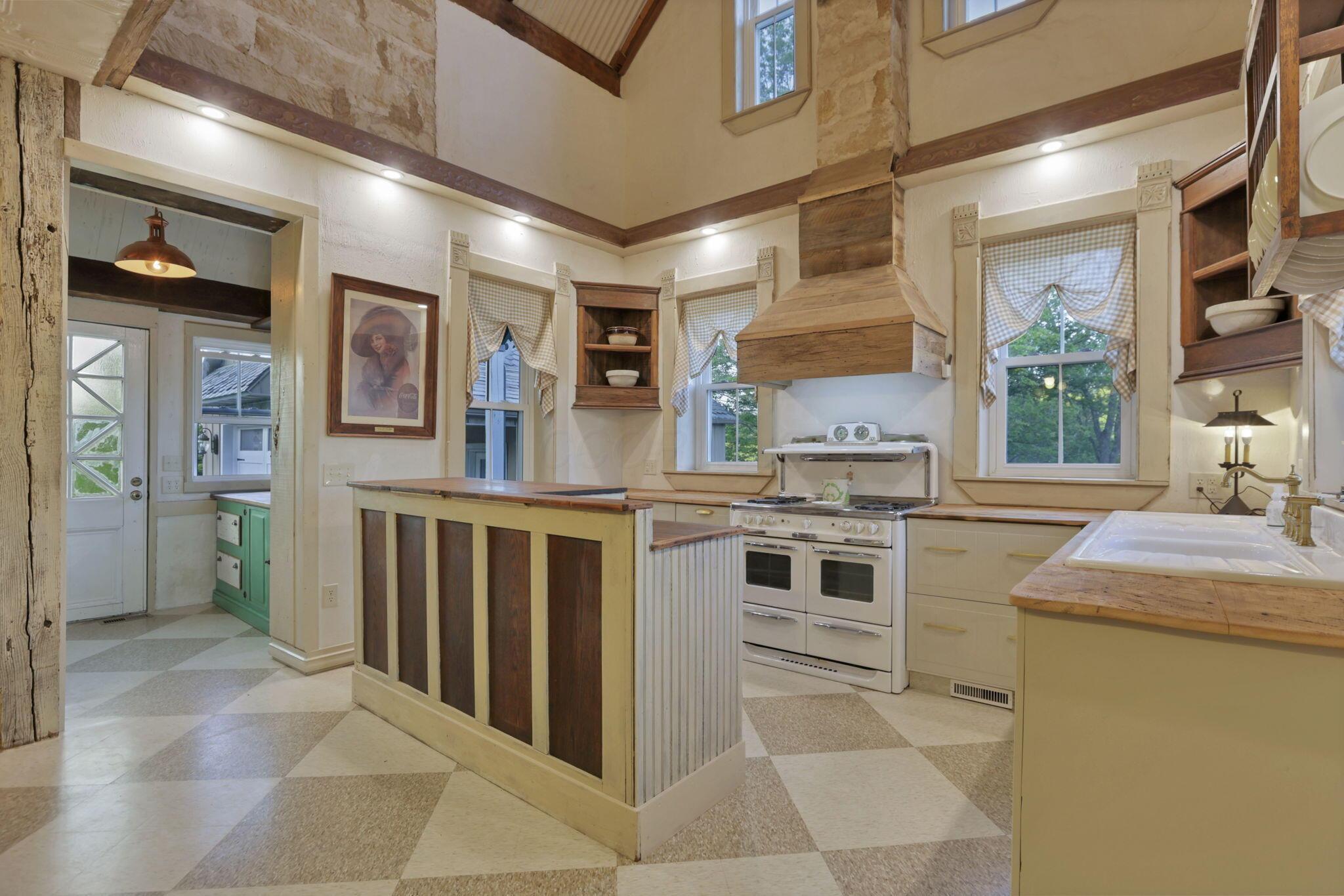 24754 Shurtz Road, New Plymouth, Ohio image 20