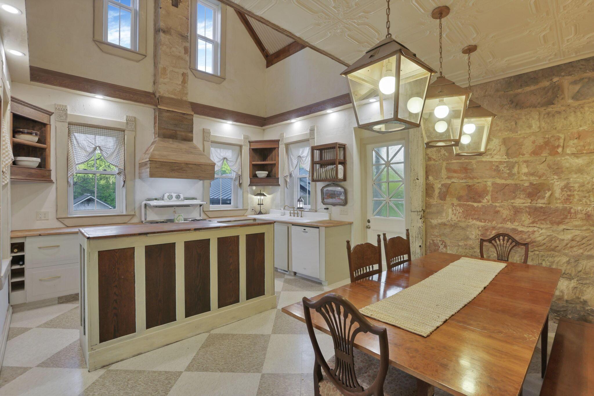 24754 Shurtz Road, New Plymouth, Ohio image 18