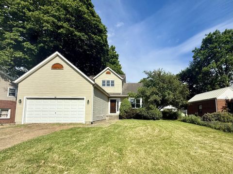 Homes For Sale - 14 Highland Drive<br/> Mount Vernon, OH 43050