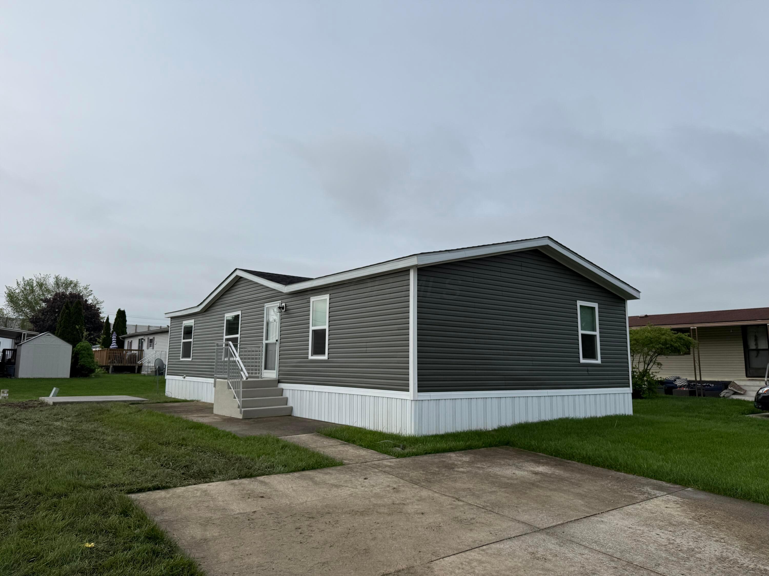 45 Winter Pine Drive, Delaware, Ohio image 2