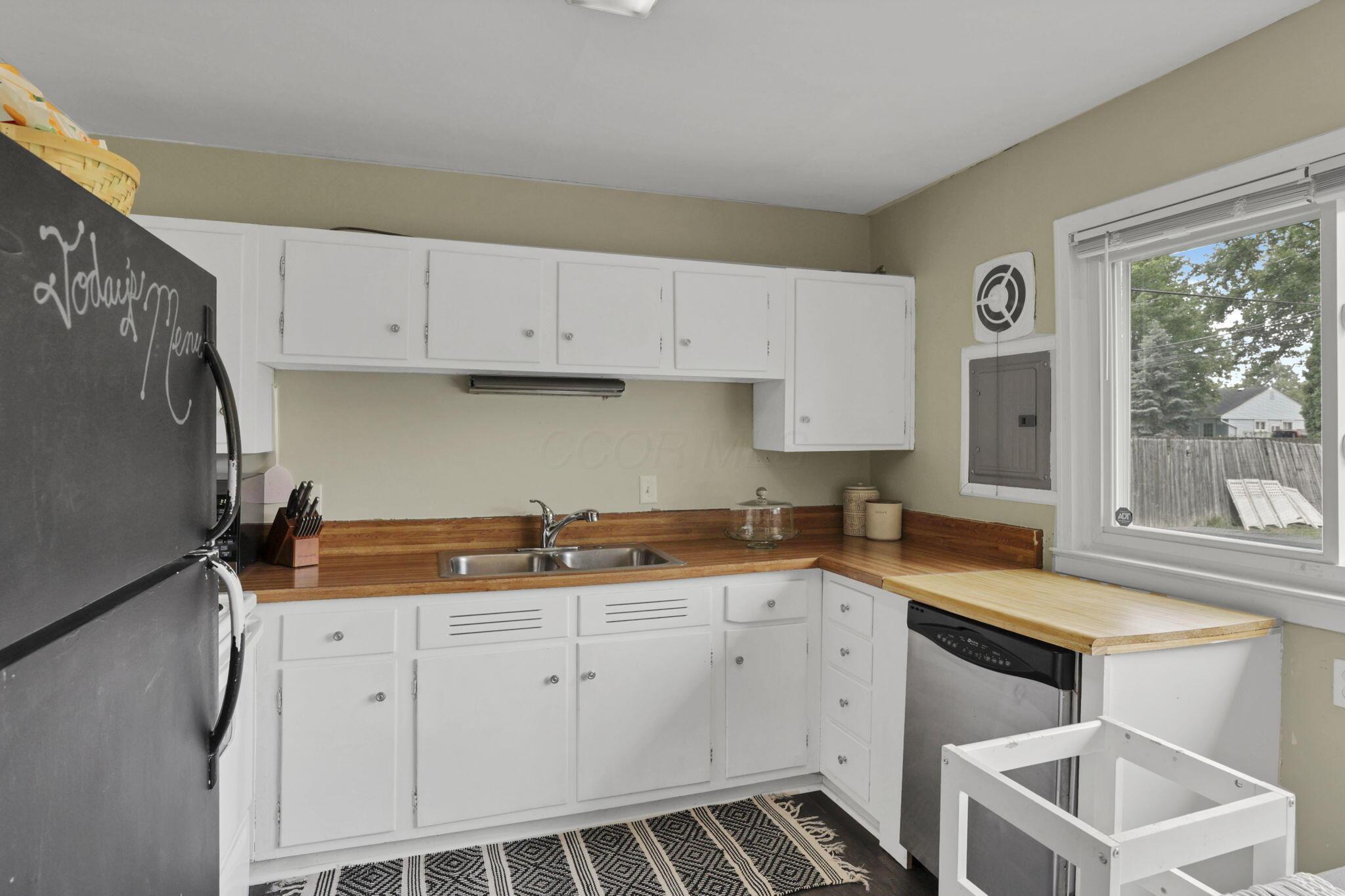 2971 Wendy Lane, Grove City, Ohio image 13