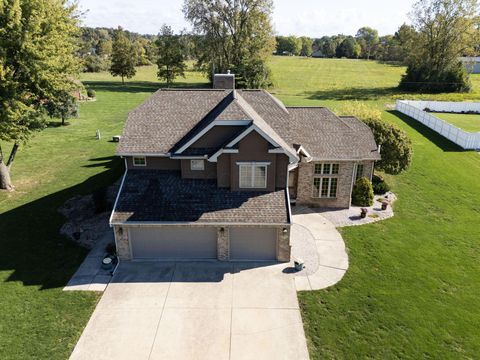 Photo of 109 Duck Pond Road, Upper Sandusky, OH 43351 (MLS # 225038295)