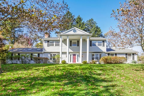 Photo of 733 Mount Parnassus Drive, Granville, OH 43023 (MLS # 226040199)