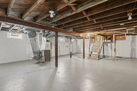 Tiny photo for 2331 Bancroft Street, Columbus, OH 43211 (MLS # 226040963)