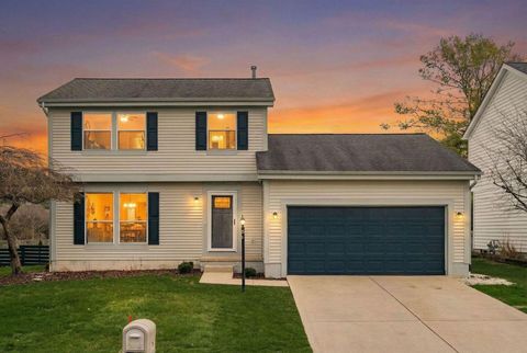 Photo of 1576 Fallhaven Drive, Columbus, OH 43235 (MLS # 226008863)