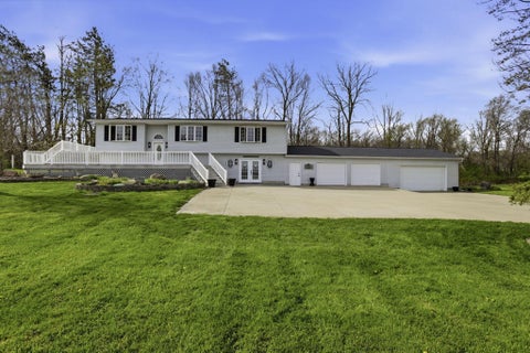 Homes For Sale - 12830 New Delaware Road<br/> Mount Vernon, OH 43050