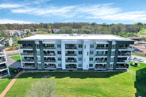 Condominium in Westerville OH 5317 Highpointe Lakes Drive.jpg