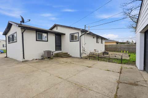 Tiny photo for 6525 Devonhill Road, Columbus, OH 43229 (MLS # 226030264)