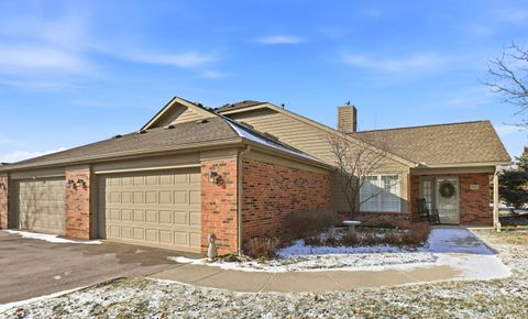 Photo of 622 Piney Glen Drive, Columbus, OH 43230 (MLS # 226002006)