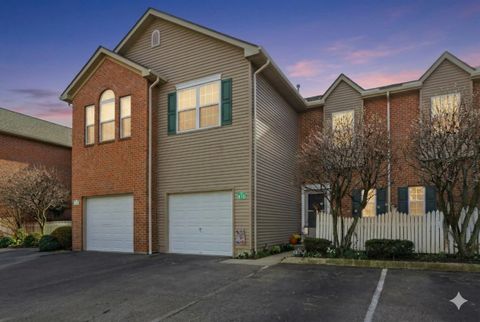 Condo For Sale - 810 Mystic Pointe Drive<br/> Lewis Center, OH 43035