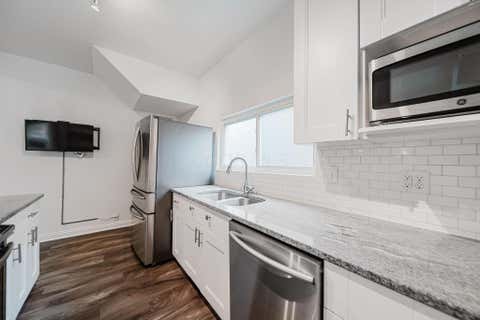 Tiny photo for 590 W 2nd Avenue, Columbus, OH 43201 (MLS # 226022282)
