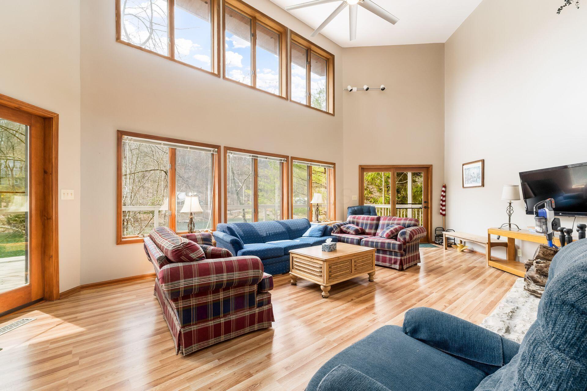 1009 Taos Lane, Sugar Grove, Ohio image 9