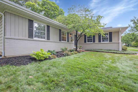 Tiny photo for 4375 Castleton Road, Upper Arlington, OH 43220 (MLS # 226029178)