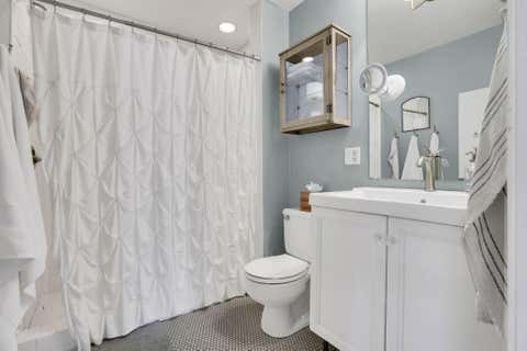 Tiny photo for 4375 Castleton Road, Upper Arlington, OH 43220 (MLS # 226029178)