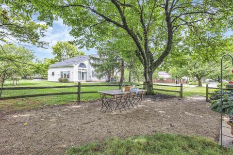 Tiny photo for 4375 Castleton Road, Upper Arlington, OH 43220 (MLS # 226029178)