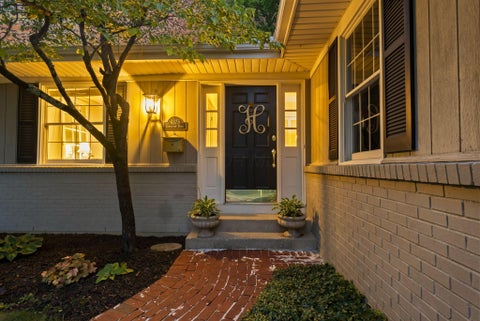 Tiny photo for 4375 Castleton Road, Upper Arlington, OH 43220 (MLS # 226029178)