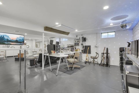 Tiny photo for 4375 Castleton Road, Upper Arlington, OH 43220 (MLS # 226029178)