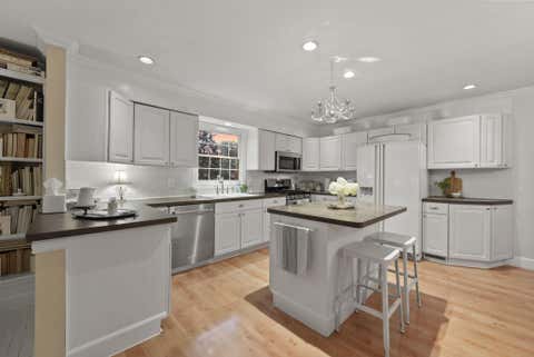 Tiny photo for 4375 Castleton Road, Upper Arlington, OH 43220 (MLS # 226029178)