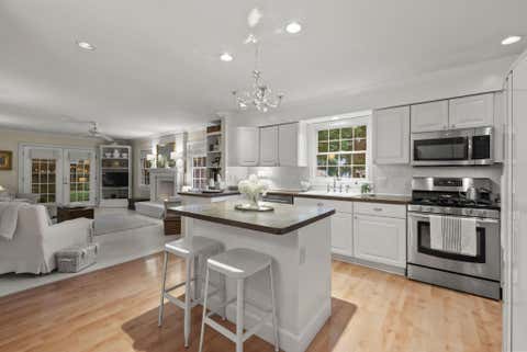Tiny photo for 4375 Castleton Road, Upper Arlington, OH 43220 (MLS # 226029178)