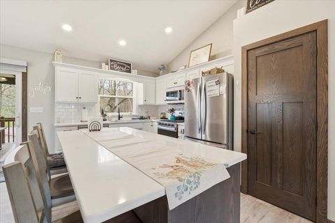 Tiny photo for 353 Valleybrook Circle, Howard, OH 43028 (MLS # 226012311)