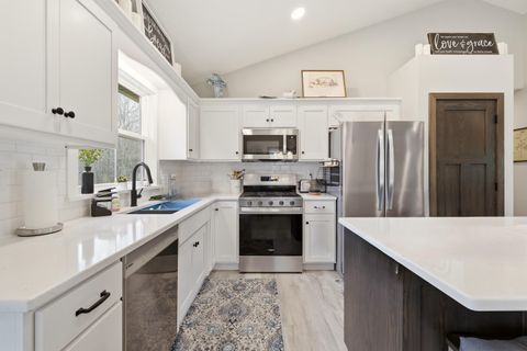 Tiny photo for 353 Valleybrook Circle, Howard, OH 43028 (MLS # 226012311)