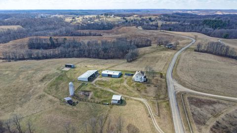 Photo of 6040 Pinecrest Drive, Zanesville, OH 43701 (MLS # 226007009)