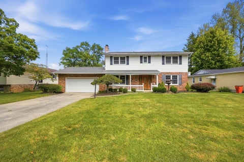 Photo of 742 Hartford Drive, Springfield, OH 45503 (MLS # 226037349)