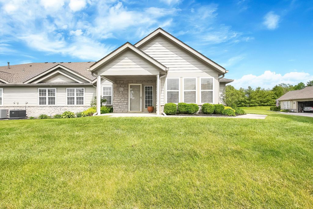 Photo of 8039 Farm Crossing Circle, Powell, OH 43065 (MLS # 226017771)
