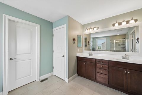 Tiny photo for 727 Regency Bend, Delaware, OH 43015 (MLS # 226028110)