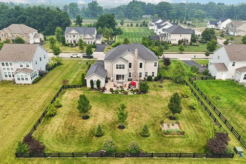 Tiny photo for 727 Regency Bend, Delaware, OH 43015 (MLS # 226028110)