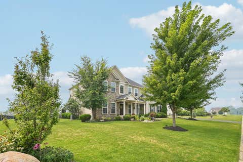 Tiny photo for 727 Regency Bend, Delaware, OH 43015 (MLS # 226028110)