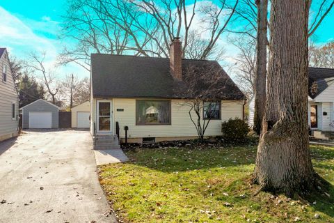 Photo of 2135 Wesleyan Drive, Columbus, OH 43221 (MLS # 225044211)