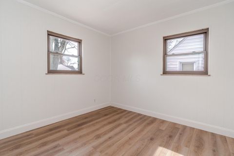 Tiny photo for 2135 Wesleyan Drive, Columbus, OH 43221 (MLS # 225044211)