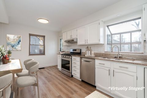 Tiny photo for 2135 Wesleyan Drive, Columbus, OH 43221 (MLS # 225044211)