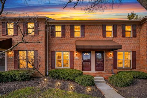 Photo of 7965 Boothbay Court 20 #20, Powell, OH 43065 (MLS # 226005682)