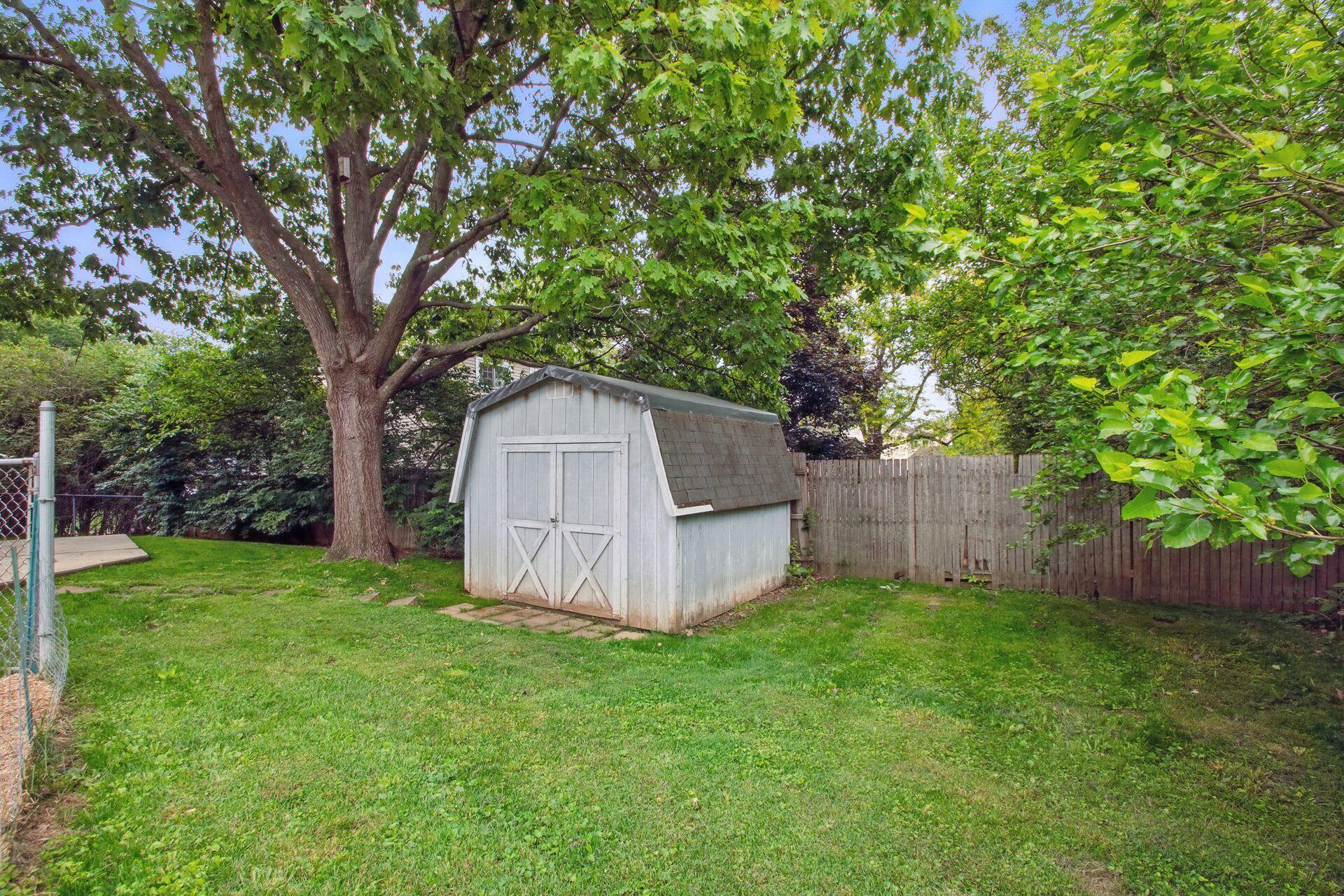 1883 Hamrock Drive, Powell, Ohio image 35