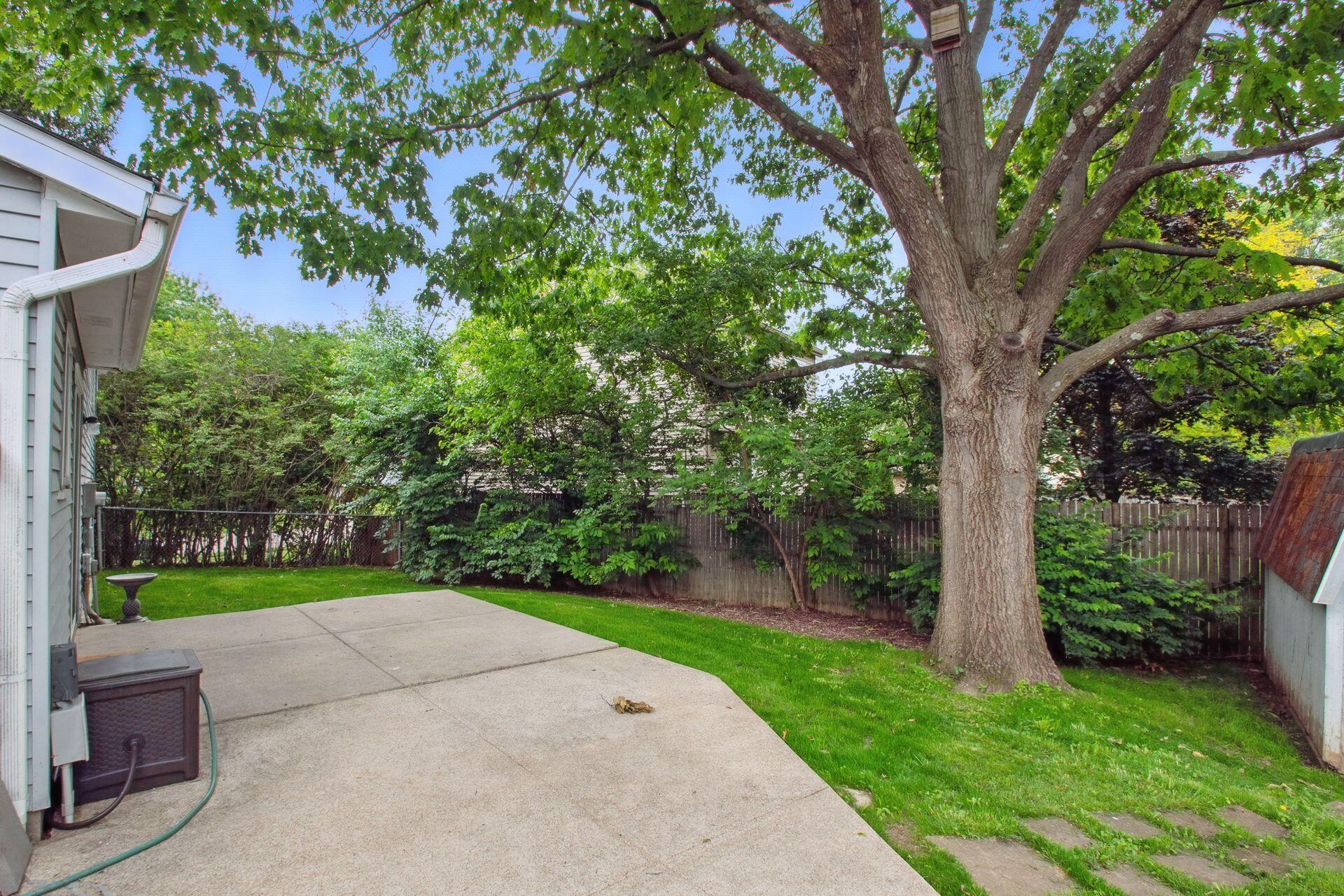 1883 Hamrock Drive, Powell, Ohio image 32