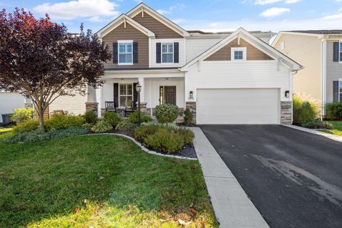 Photo of 2975 Green Line Way, Columbus, OH 43231 (MLS # 225041215)