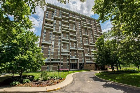 Photo of 1000 Urlin Avenue 211 #211, Columbus, OH 43212 (MLS # 226009384)