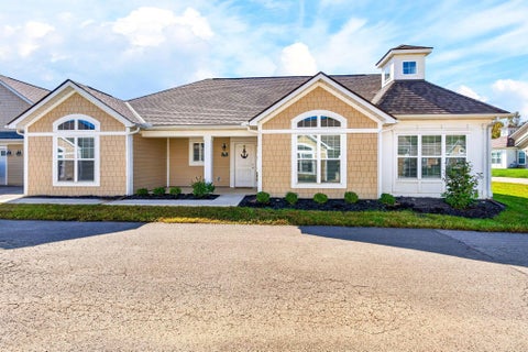 Photo of 131 Narragansett Drive, Buckeye Lake, OH 43008 (MLS # 226038857)