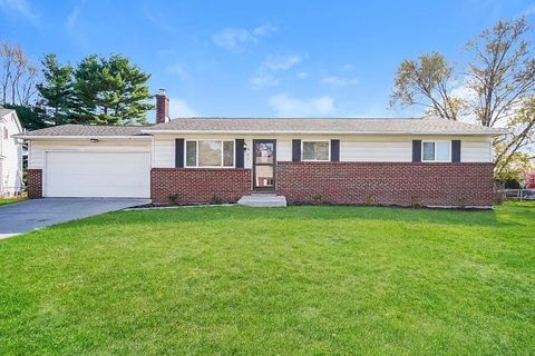 Photo of 607 Havelock Court, Columbus, OH 43230 (MLS # 226008447)