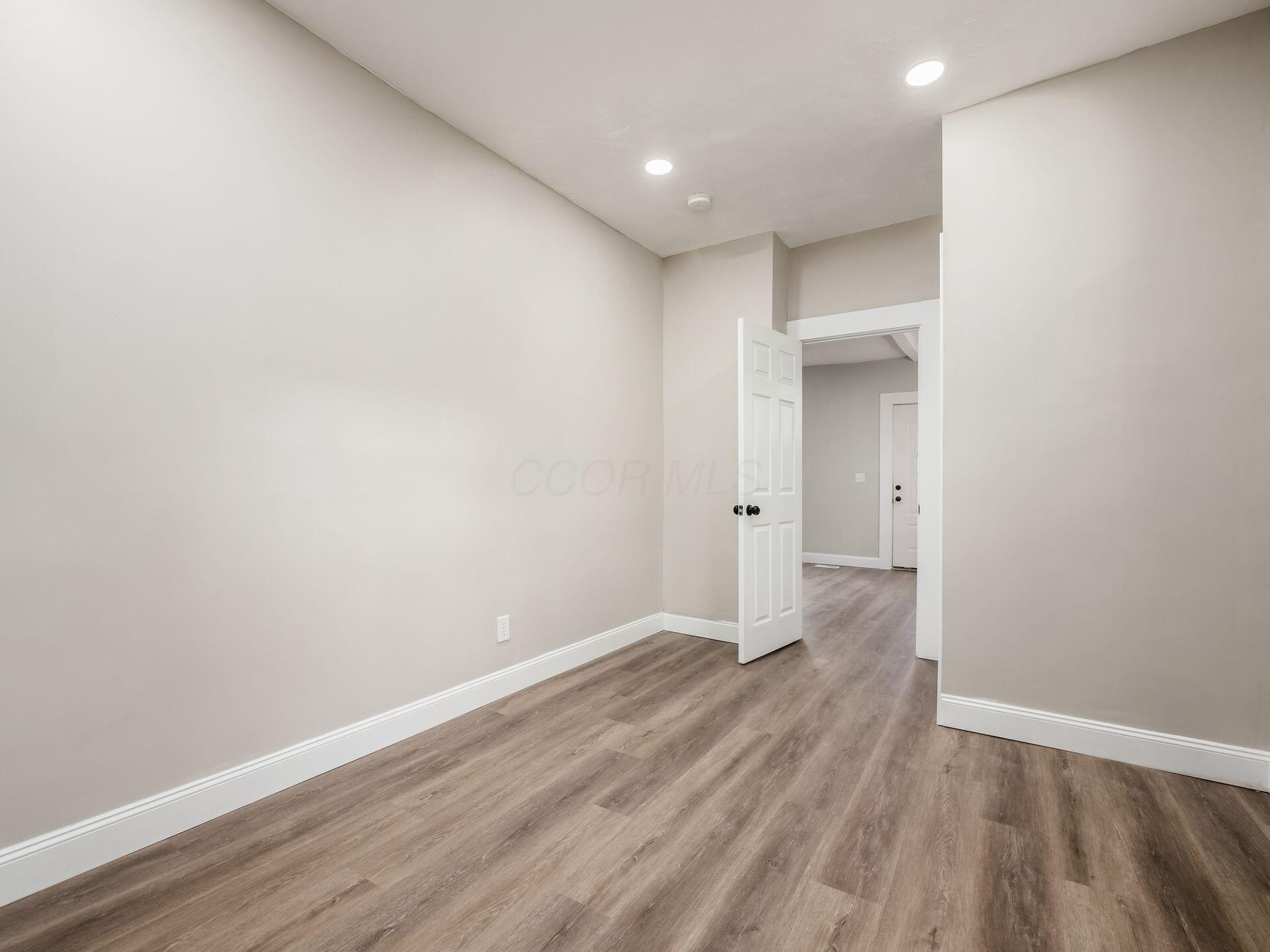925 Miller Avenue, Columbus, Ohio image 10