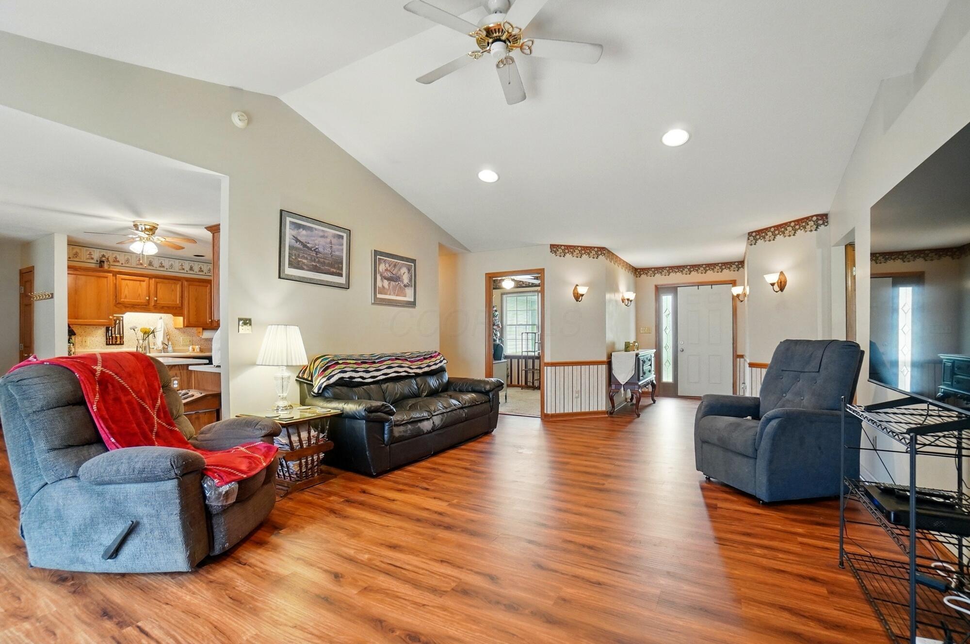 415 Yencer Street, Baltimore, Ohio image 13