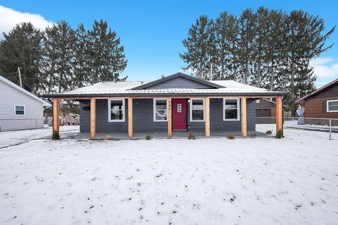 Photo of 590 Seneca Drive, Newark, OH 43055 (MLS # 226005205)