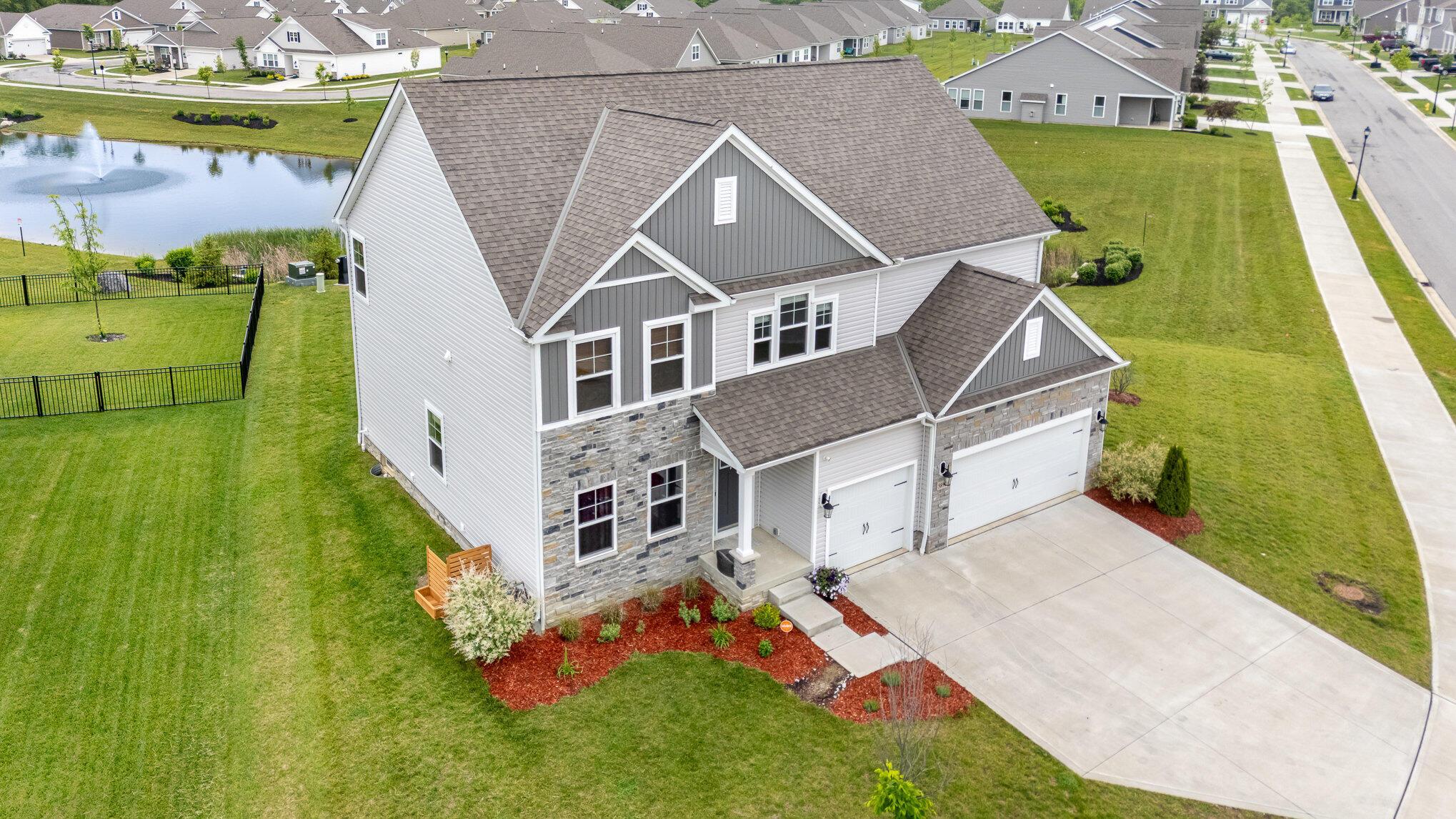 5892 Wynnewood Drive, Grove City, Ohio image 3