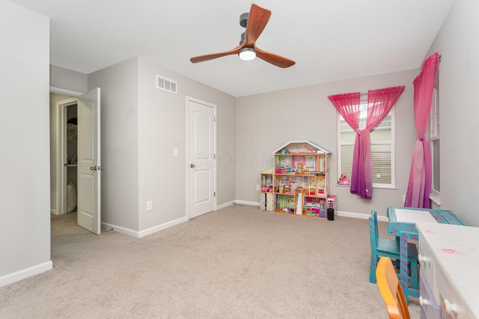 5892 Wynnewood Drive, Grove City, Ohio image 29