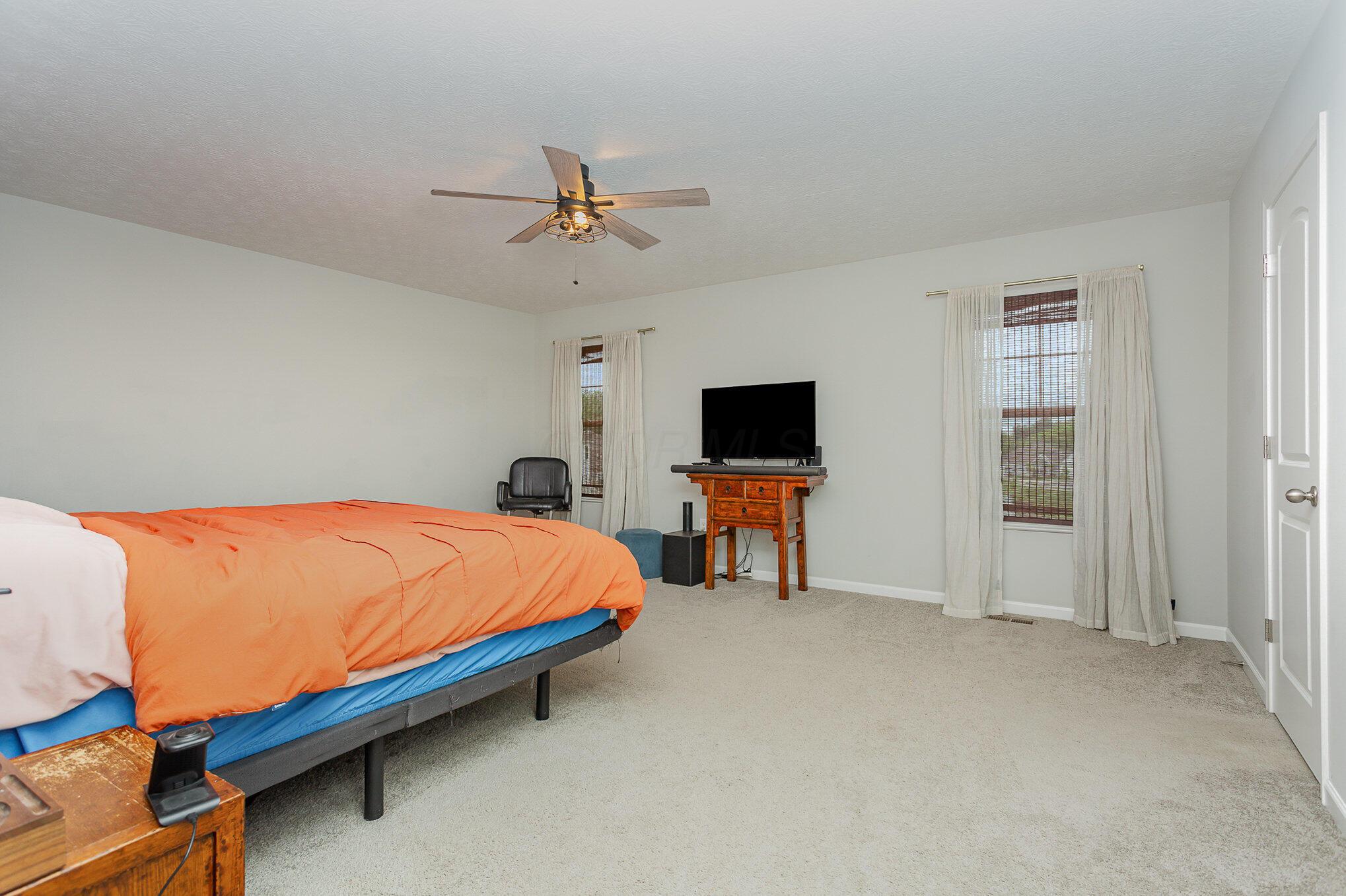 5892 Wynnewood Drive, Grove City, Ohio image 20