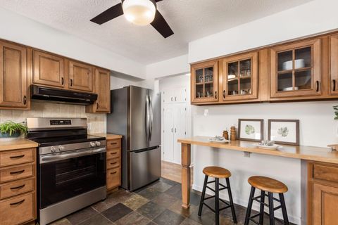 Tiny photo for 261 S Kellner Road, Columbus, OH 43209 (MLS # 225044625)